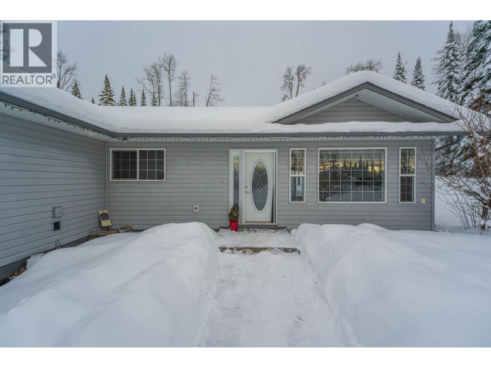 9040 Tabor Glen Drive, Prince George, British Columbia  V2N 6W9 - Photo 2 - R3077728