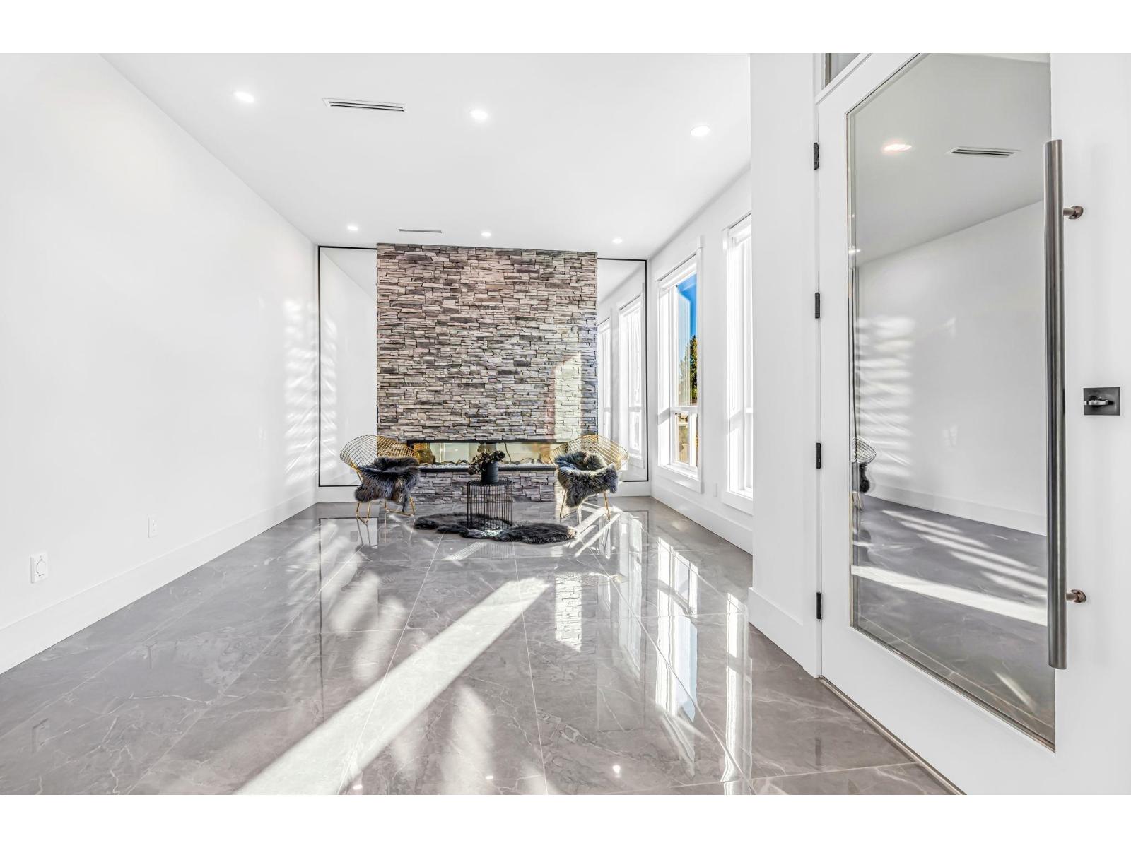 16059 9a Avenue, Surrey, British Columbia  V4A 9A7 - Photo 6 - R3077850