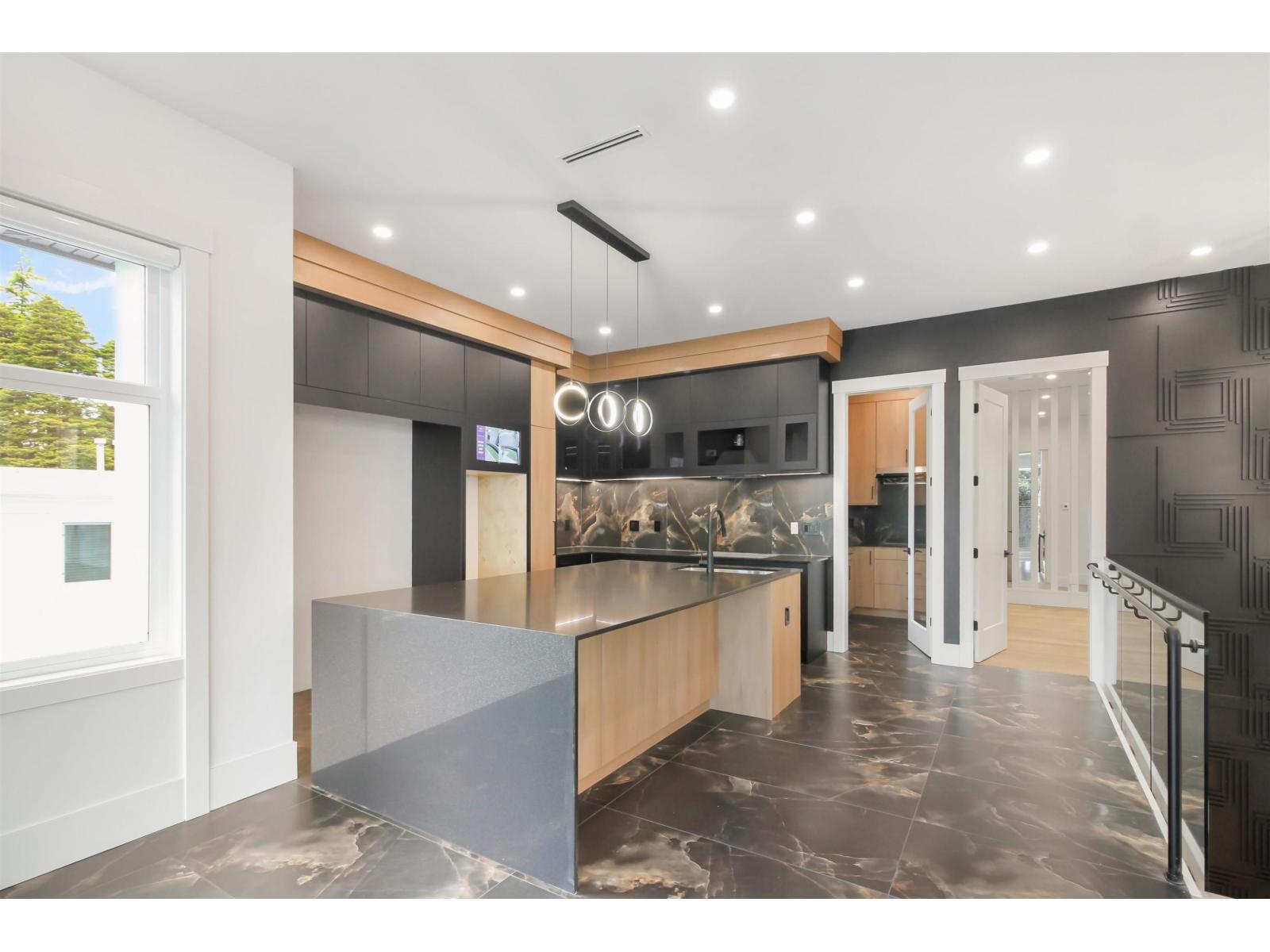 16019 9a Avenue, Surrey, British Columbia  V4A 9A7 - Photo 9 - R3077861