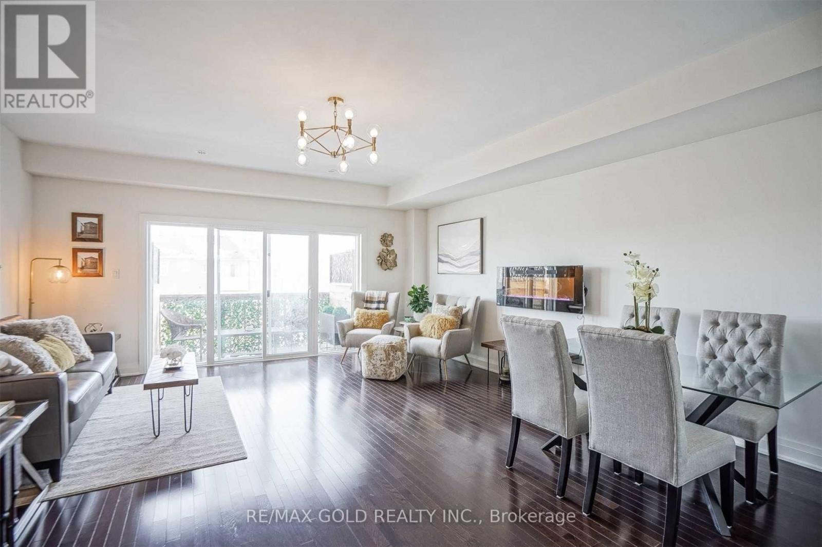 116 Aspen Hills Road, Brampton, Ontario  L6Y 0H7 - Photo 7 - W12655822