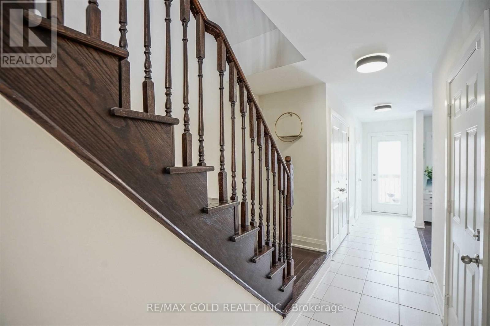 116 Aspen Hills Road, Brampton, Ontario  L6Y 0H7 - Photo 3 - W12655822