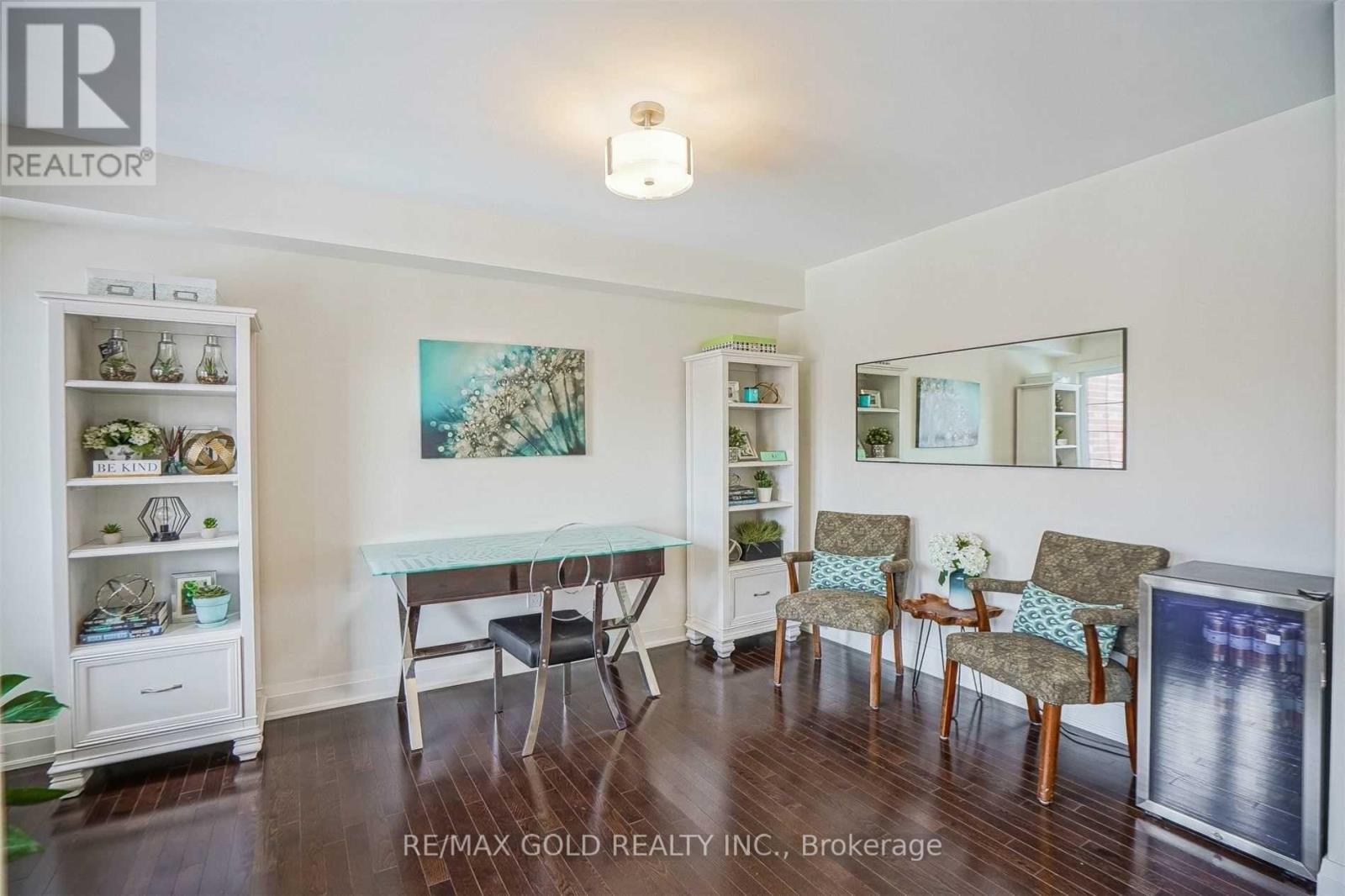 116 Aspen Hills Road, Brampton, Ontario  L6Y 0H7 - Photo 5 - W12655822