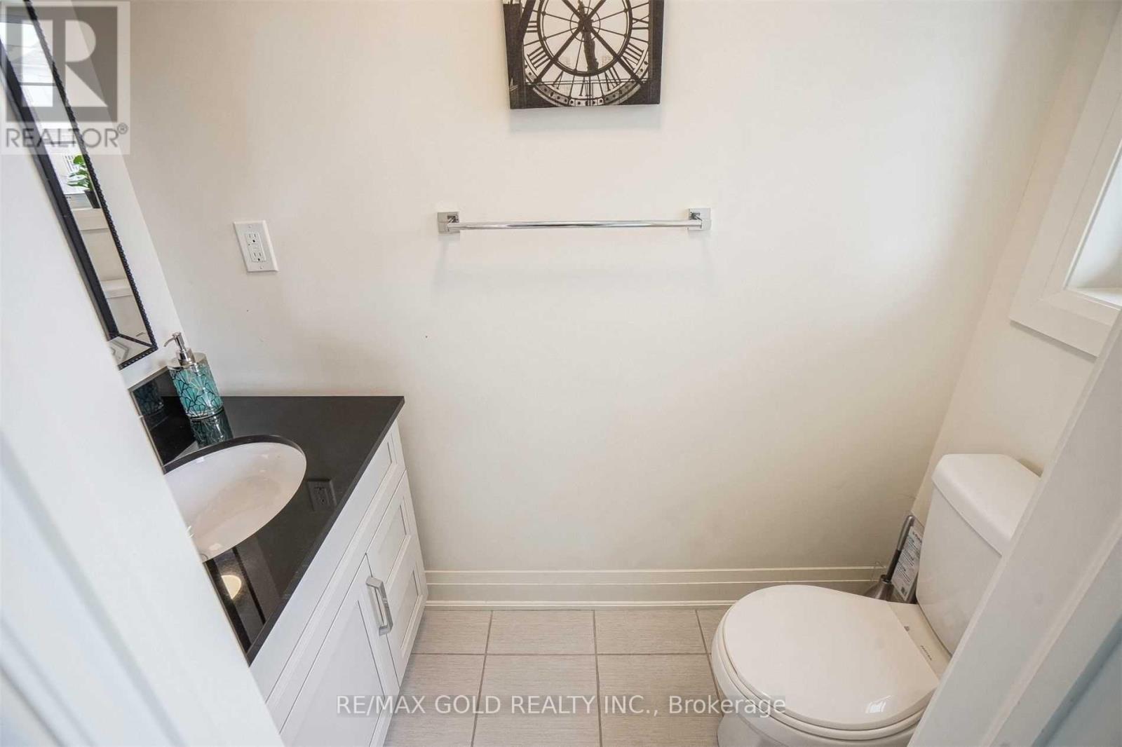 116 Aspen Hills Road, Brampton, Ontario  L6Y 0H7 - Photo 6 - W12655822