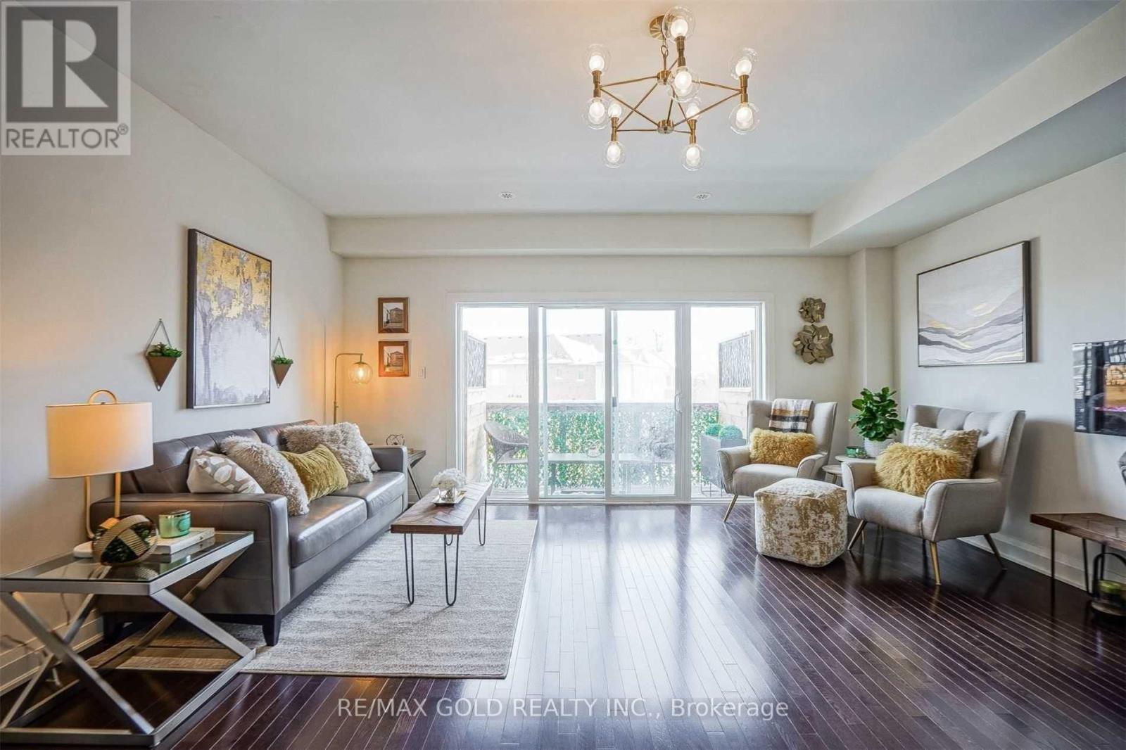 116 Aspen Hills Road, Brampton, Ontario  L6Y 0H7 - Photo 8 - W12655822