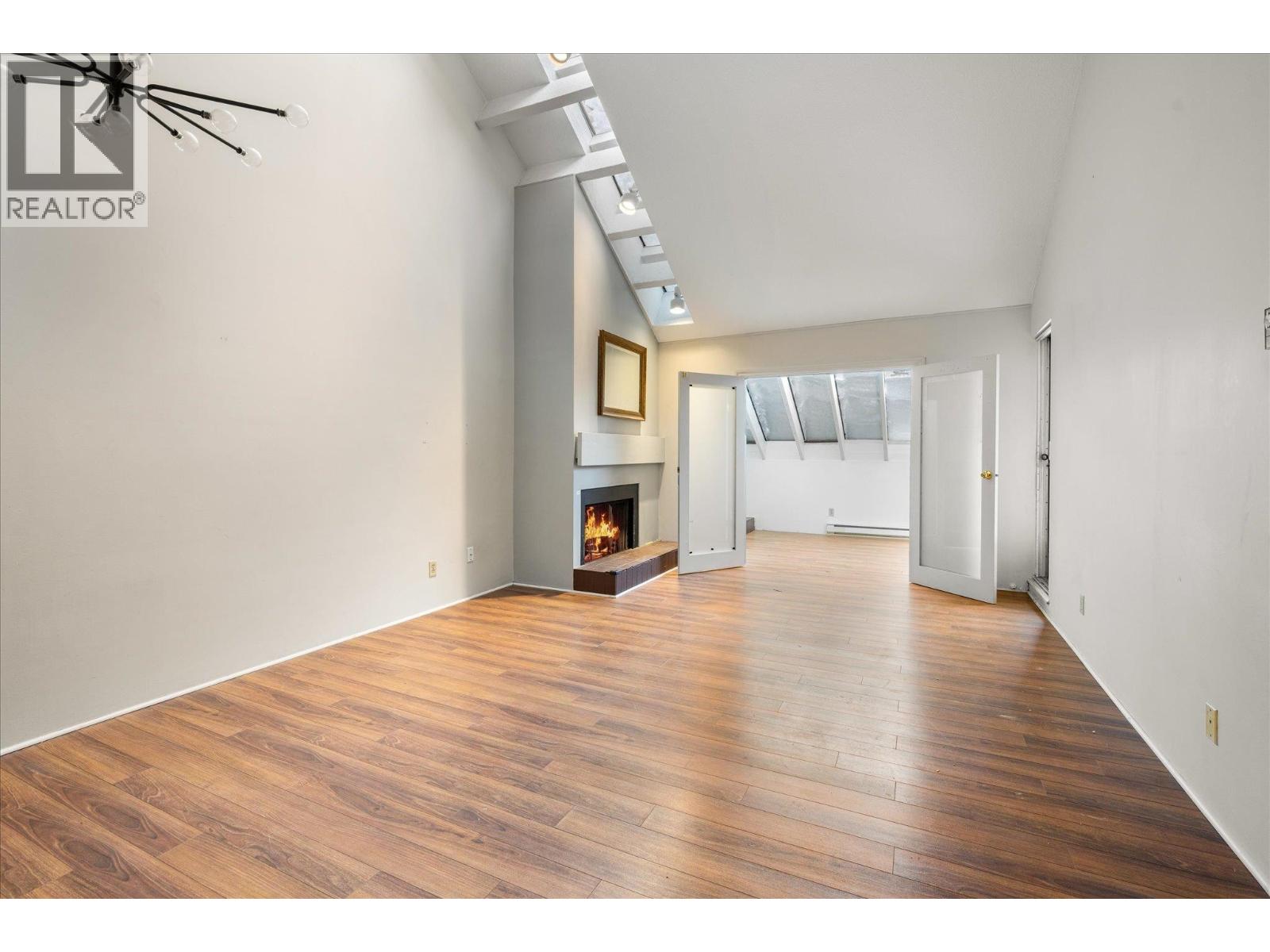 15 4211 Sunshine Place, Whistler, British Columbia  V0N 1B4 - Photo 2 - R3077945