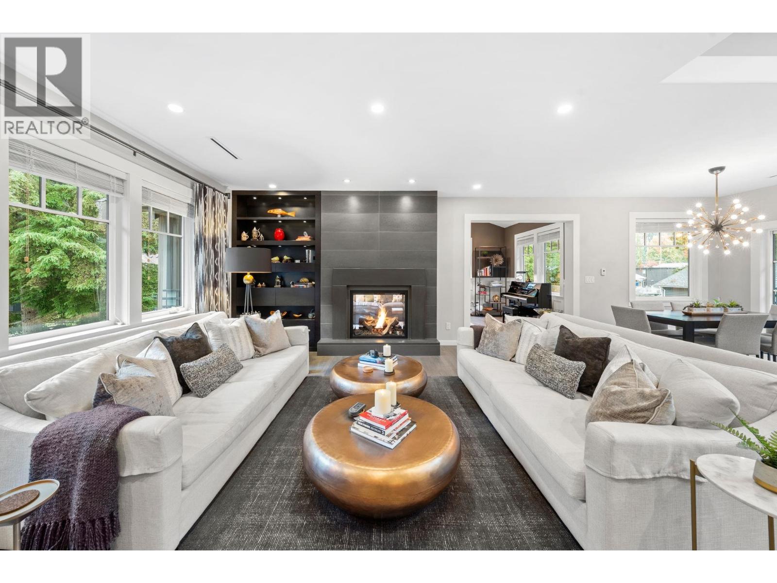 2140 PEMBERTON AVENUE, North Vancouver, British Columbia