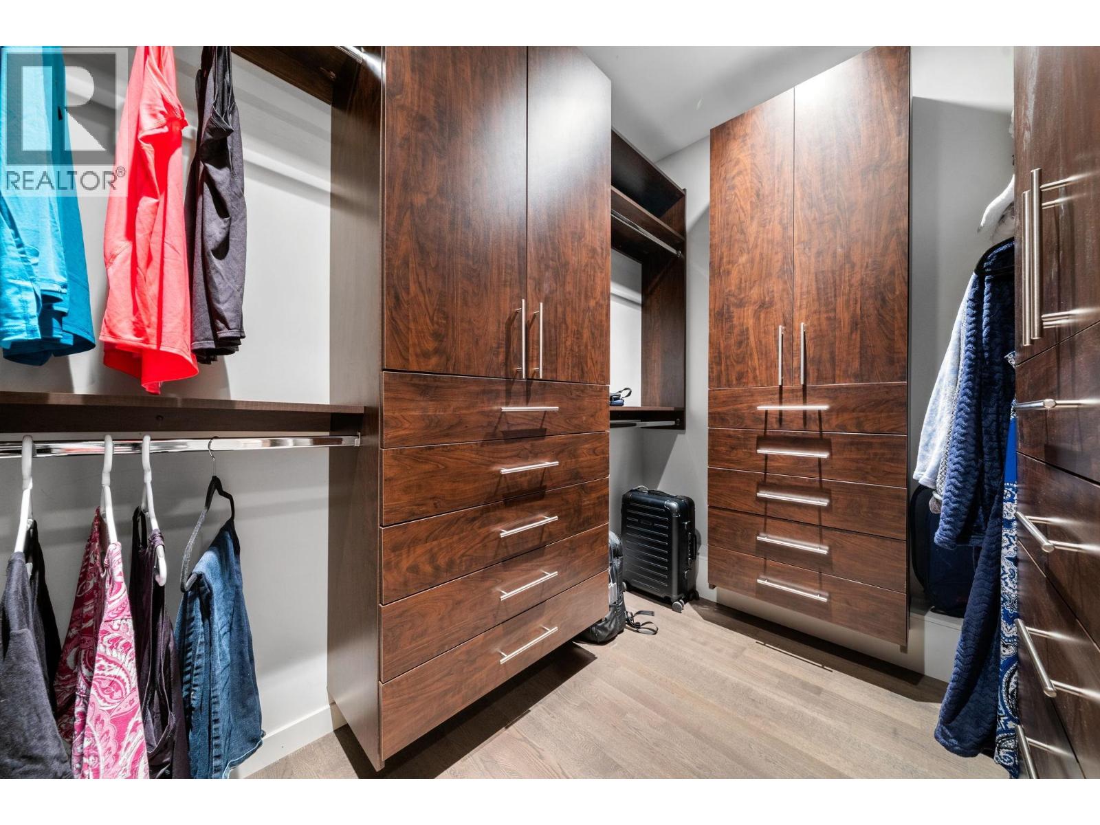 2140 Pemberton Avenue, North Vancouver, British Columbia  V7P 2T1 - Photo 12 - R3077963