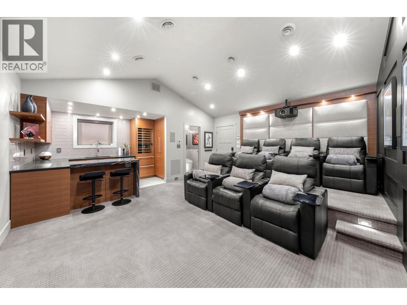 2140 Pemberton Avenue, North Vancouver, British Columbia  V7P 2T1 - Photo 19 - R3077963