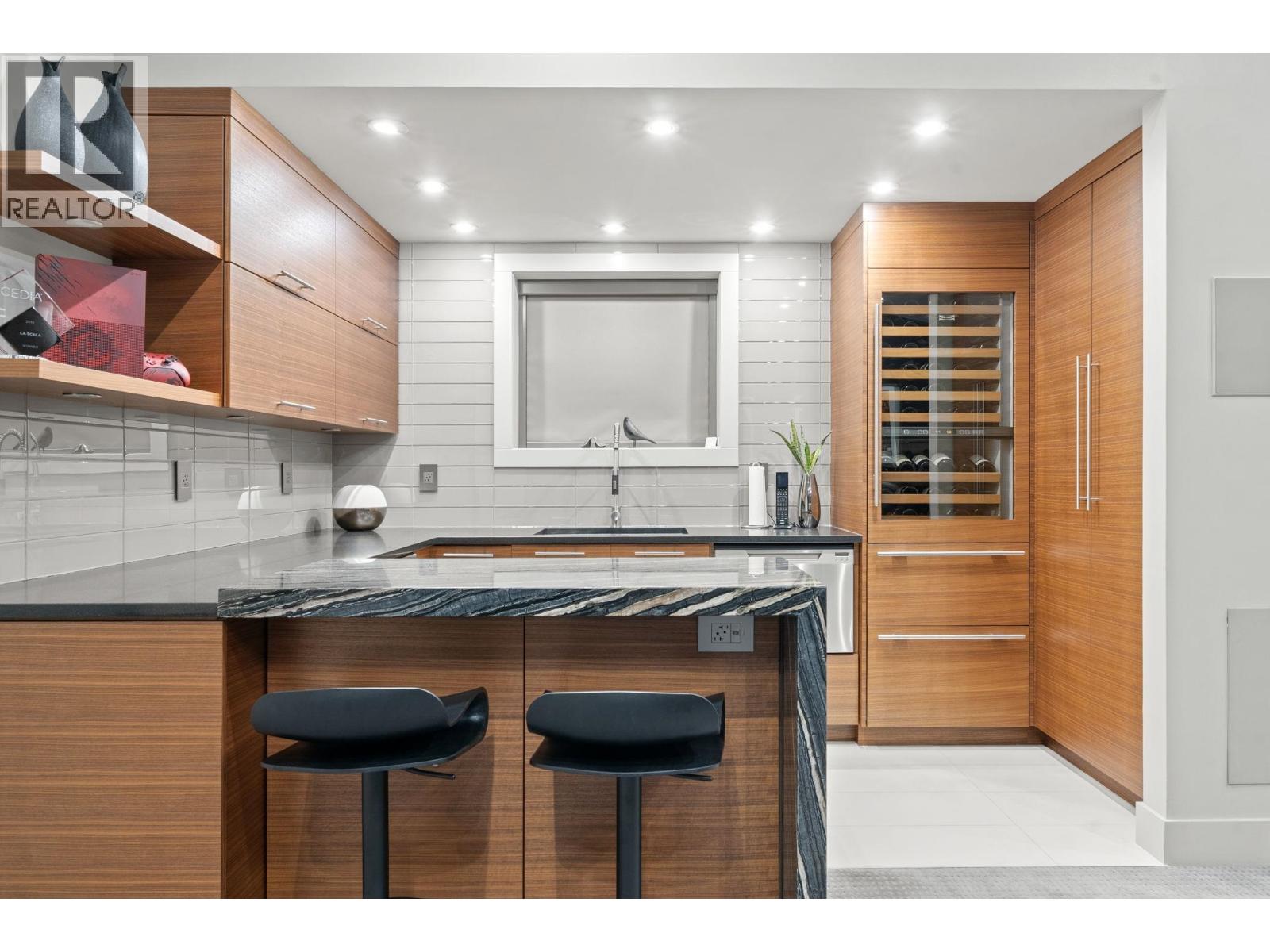 2140 Pemberton Avenue, North Vancouver, British Columbia  V7P 2T1 - Photo 22 - R3077963