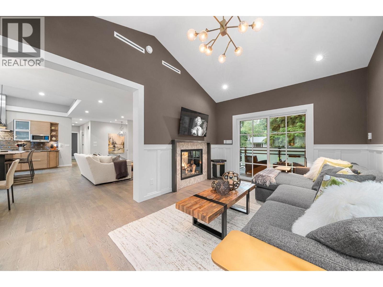 2140 Pemberton Avenue, North Vancouver, British Columbia  V7P 2T1 - Photo 7 - R3077963