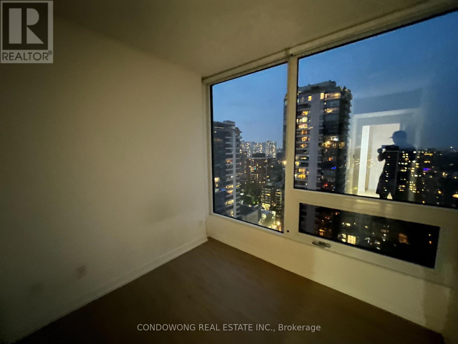 2716 - 85 Wood Street, Toronto, Ontario  M4Y 0E8 - Photo 8 - C12682848