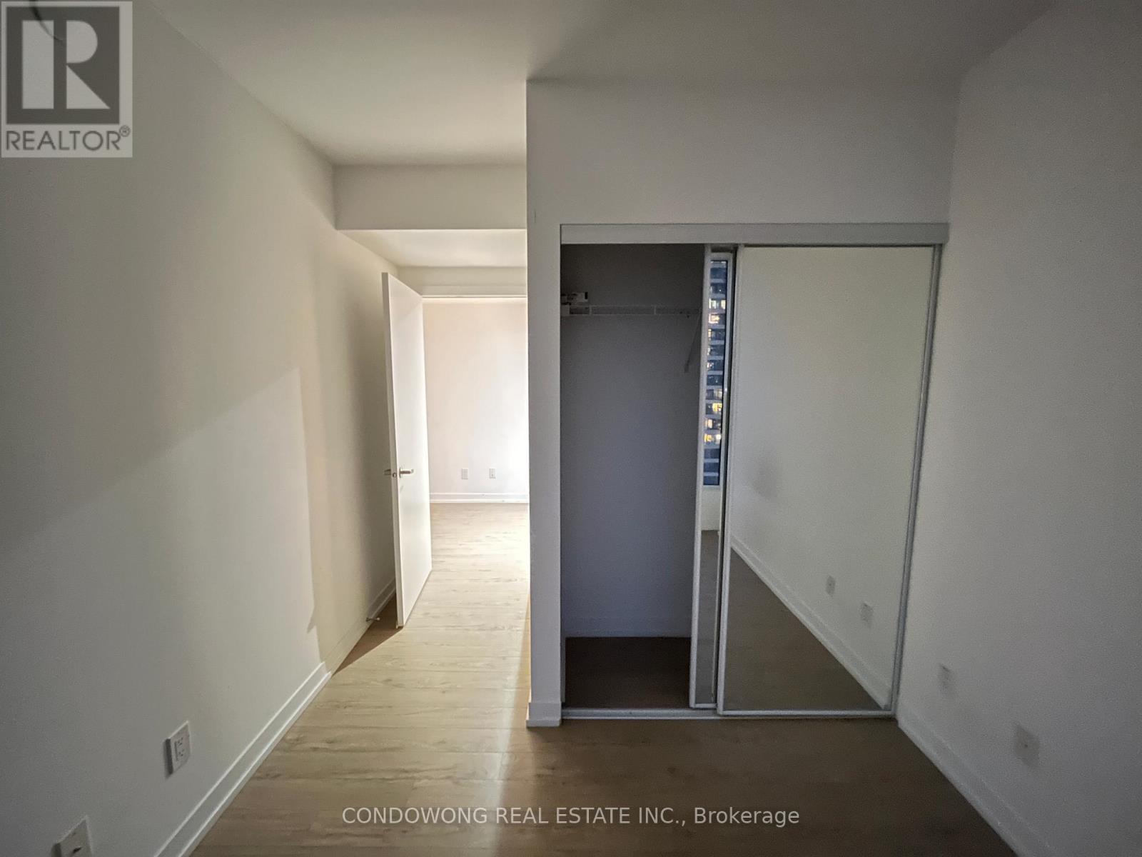 2716 - 85 Wood Street, Toronto, Ontario  M4Y 0E8 - Photo 9 - C12682848