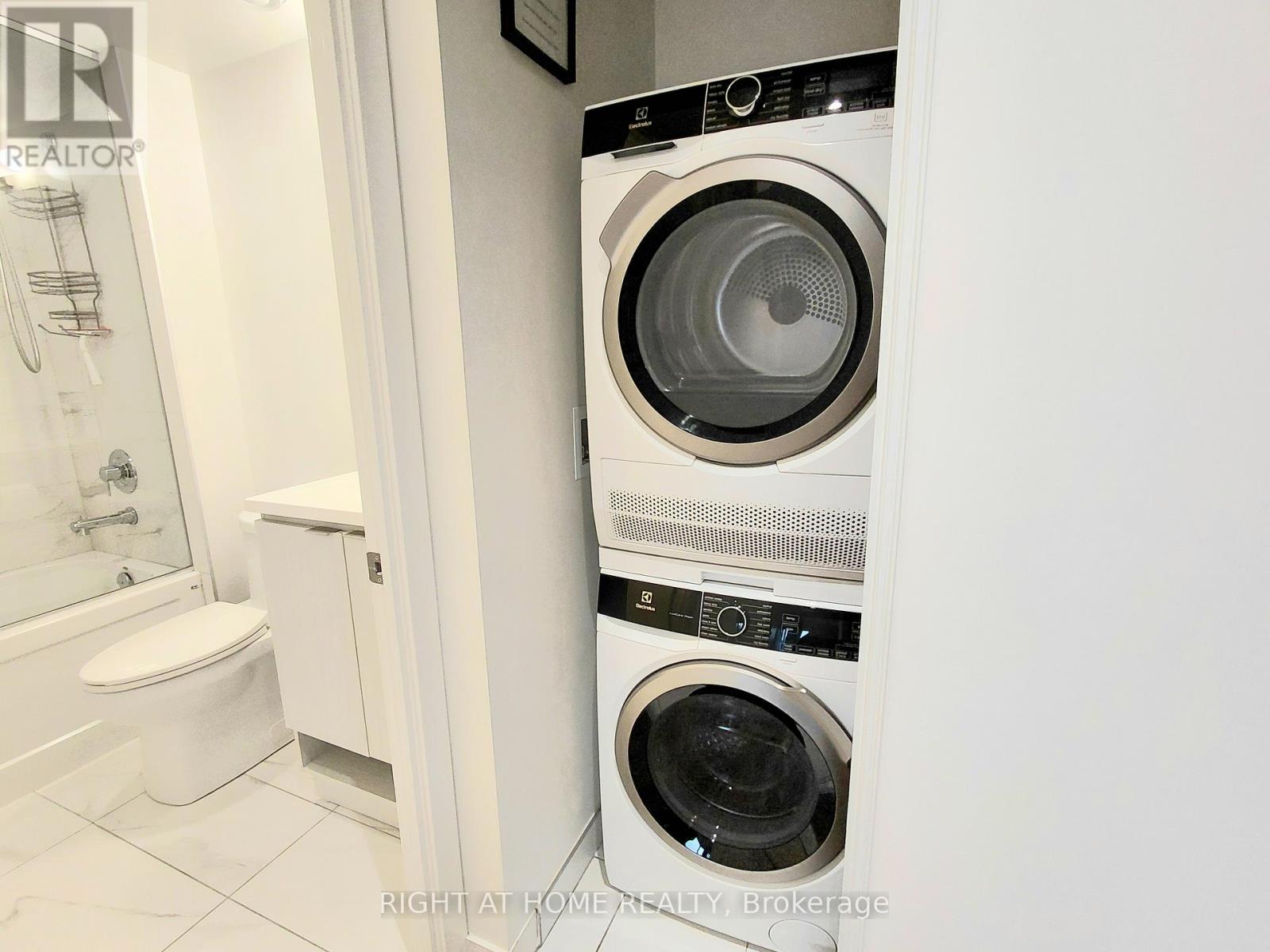 2602 - 55 Cooper Street, Toronto, Ontario  M5E 0G1 - Photo 17 - C12682874