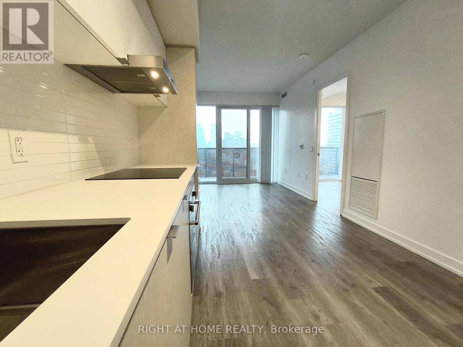 2602 - 55 Cooper Street, Toronto, Ontario  M5E 0G1 - Photo 5 - C12682874