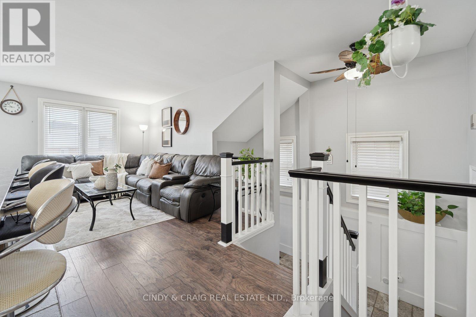 7 Empire Crescent, Clarington, Ontario  L1E 1E4 - Photo 3 - E12682872