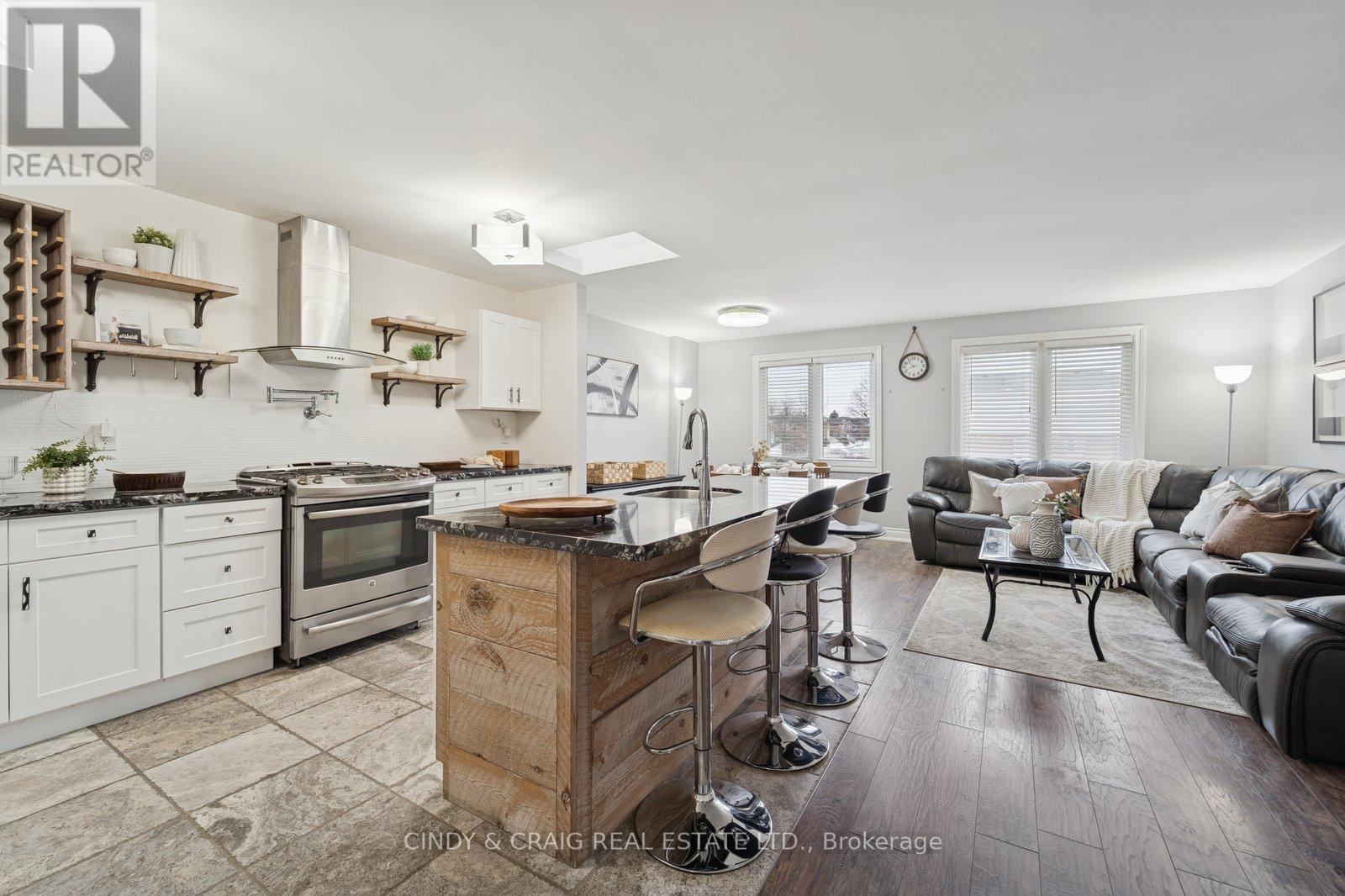 7 Empire Crescent, Clarington, Ontario  L1E 1E4 - Photo 5 - E12682872