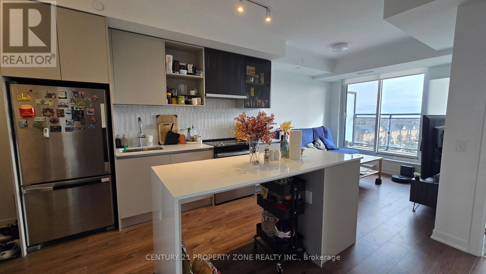 409 - 395 Dundas Street W, Oakville, Ontario  L6M 5R8 - Photo 8 - W12682838