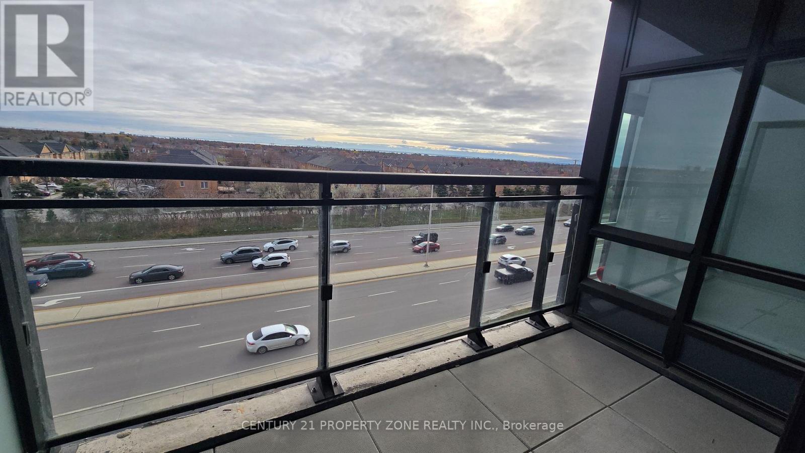 409 - 395 Dundas Street W, Oakville, Ontario  L6M 5R8 - Photo 9 - W12682838