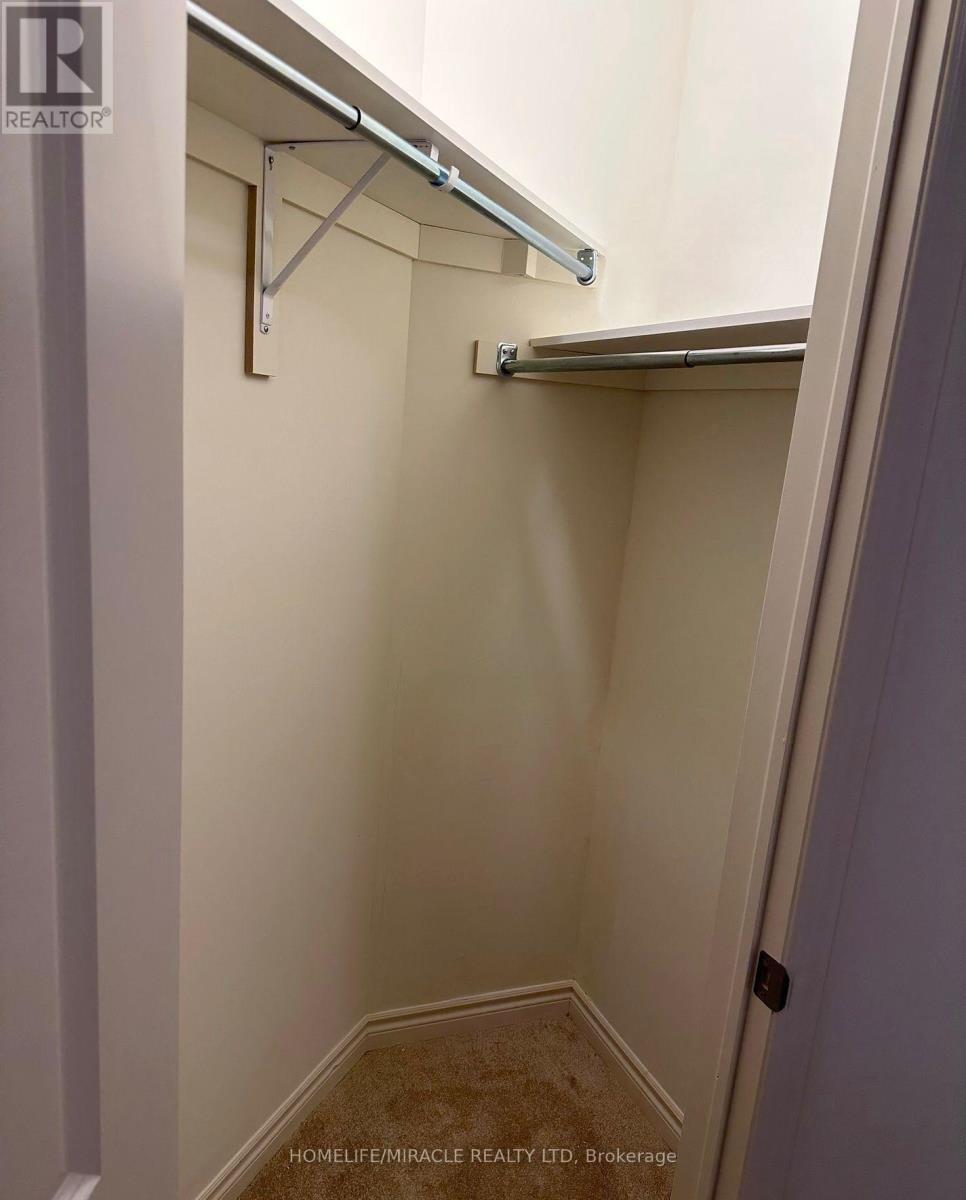 18 Arrowview Drive, Brampton, Ontario  L7A 5H7 - Photo 18 - W12682842