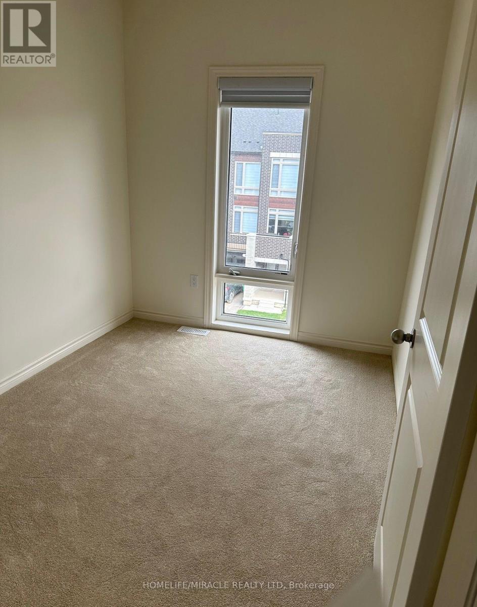 18 Arrowview Drive, Brampton, Ontario  L7A 5H7 - Photo 8 - W12682842