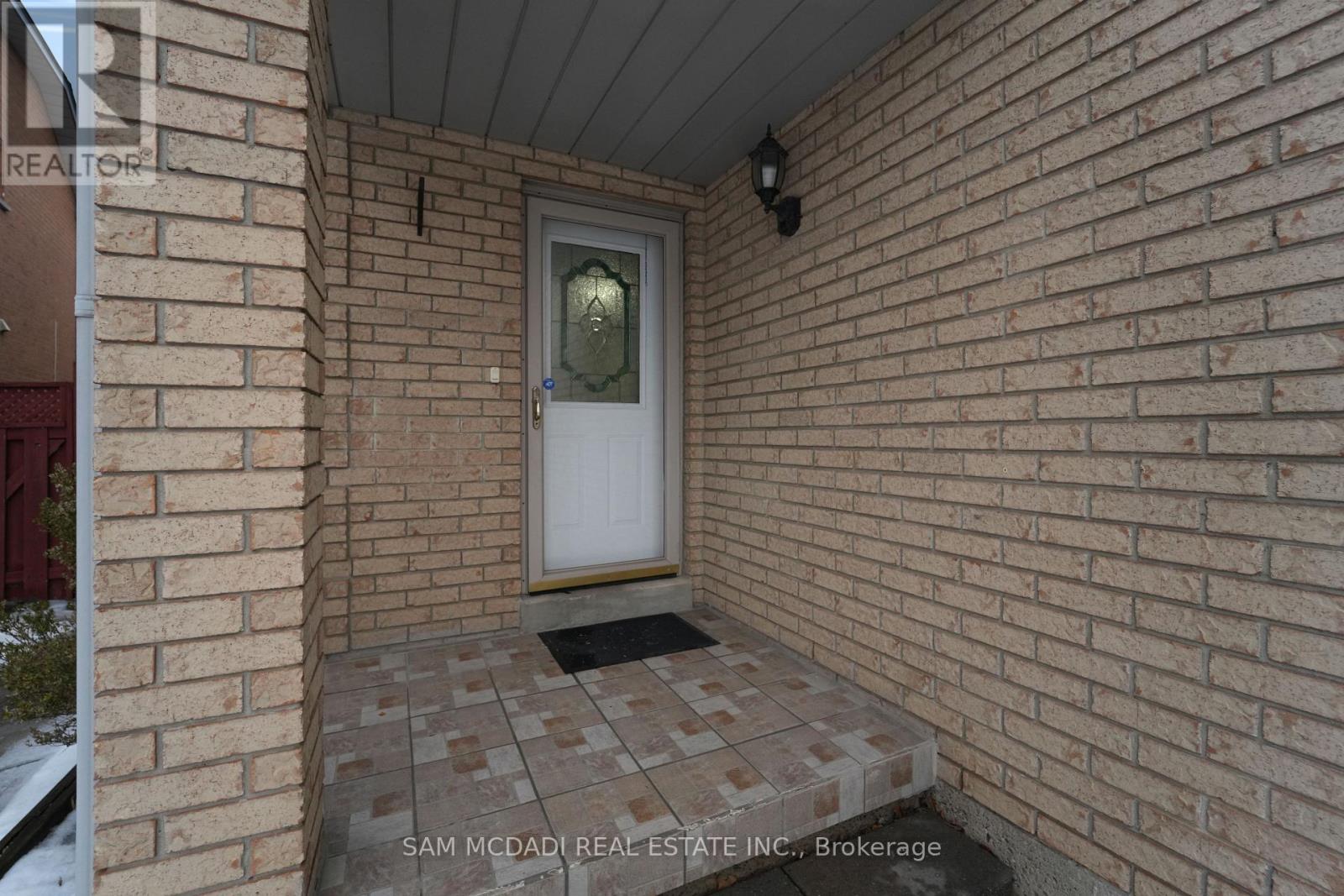 5487 Cosmic Crescent, Mississauga, Ontario  L4Z 3R8 - Photo 2 - W12682878