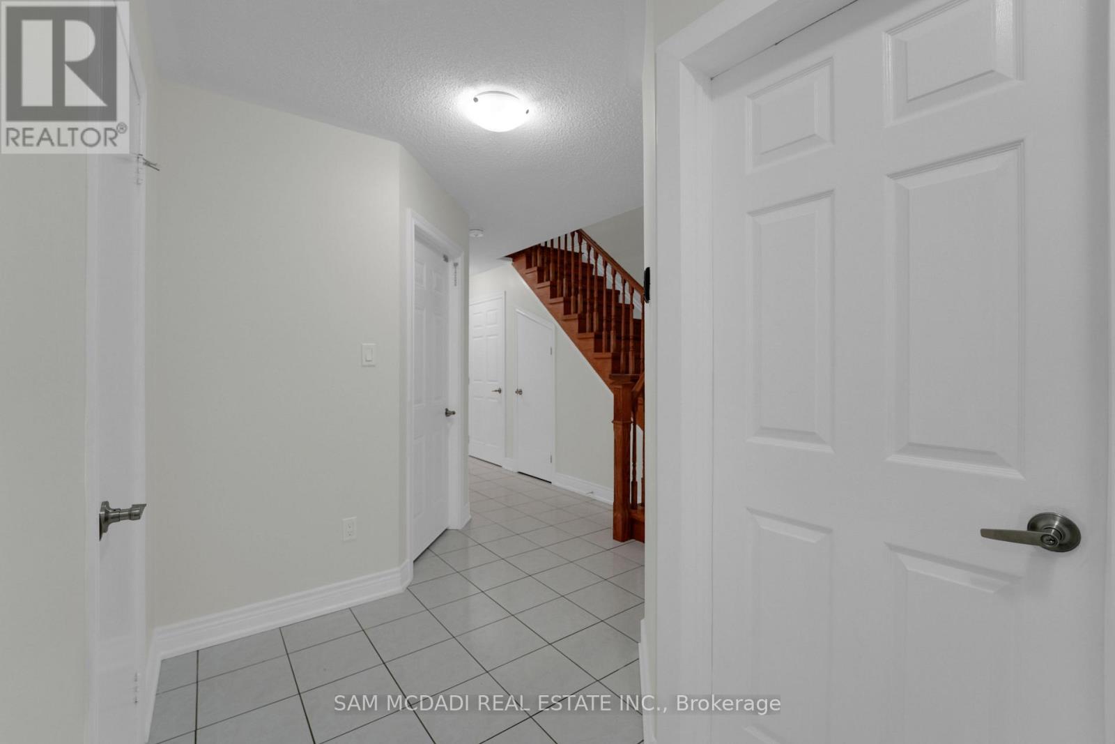 5487 Cosmic Crescent, Mississauga, Ontario  L4Z 3R8 - Photo 4 - W12682878