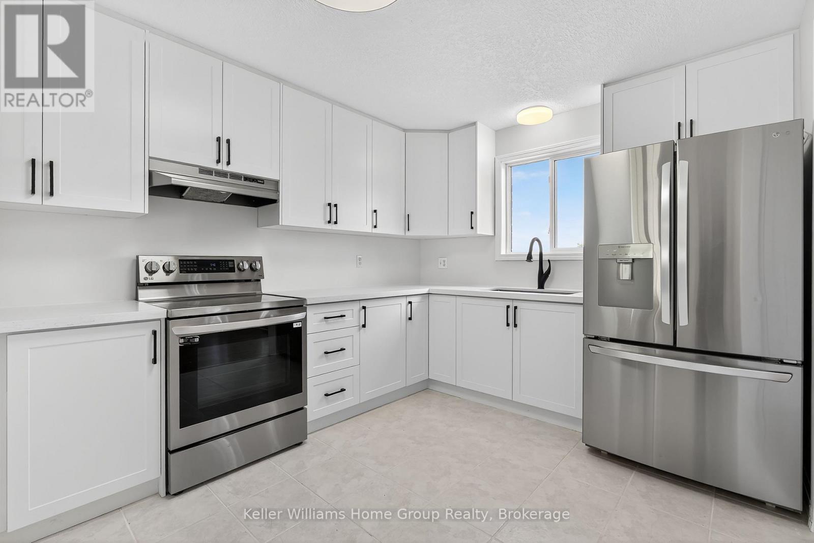 238 Briarmeadow Drive, Kitchener, Ontario  N2A 4C4 - Photo 9 - X12682912