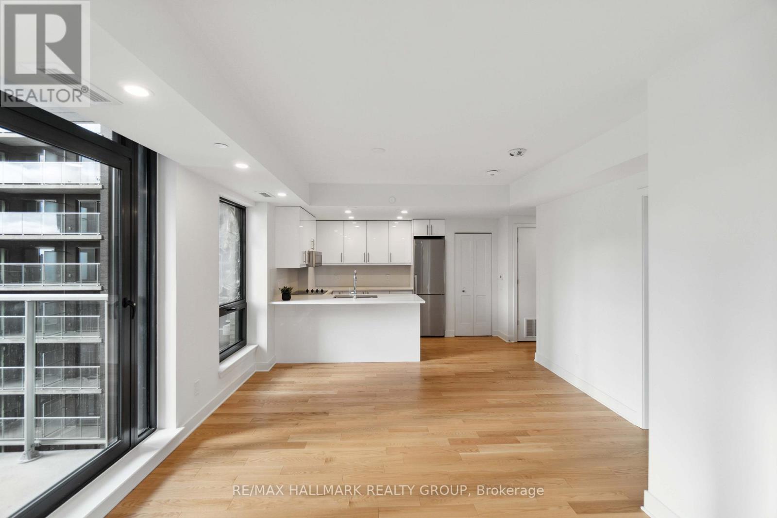 1008 - 180 George Street, Ottawa, Ontario  K1N 0G8 - Photo 13 - X12682936