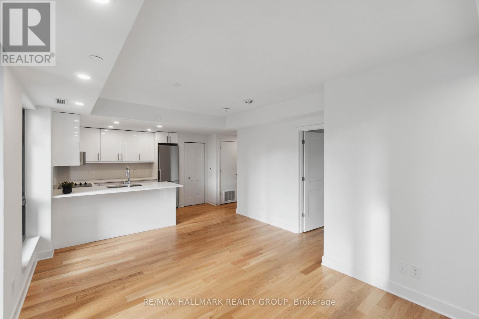 1008 - 180 George Street, Ottawa, Ontario  K1N 0G8 - Photo 14 - X12682936