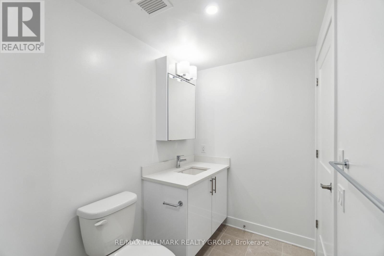 1008 - 180 George Street, Ottawa, Ontario  K1N 0G8 - Photo 6 - X12682936