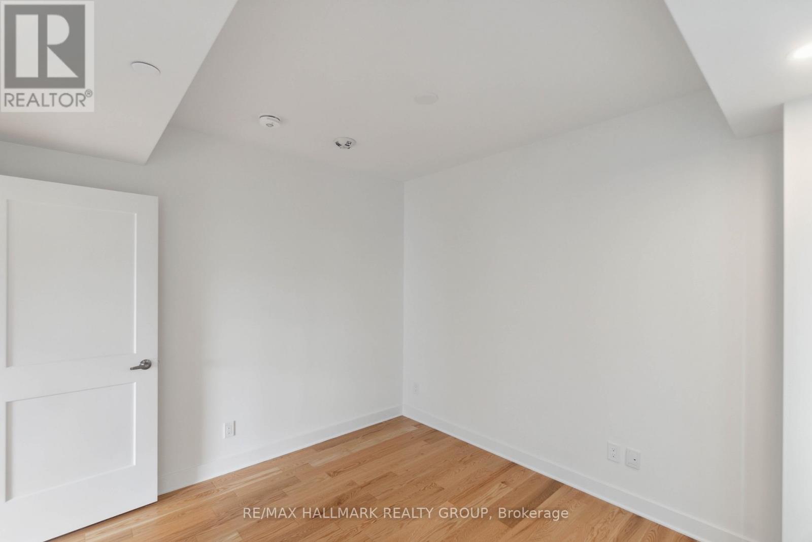 1008 - 180 George Street, Ottawa, Ontario  K1N 0G8 - Photo 8 - X12682936