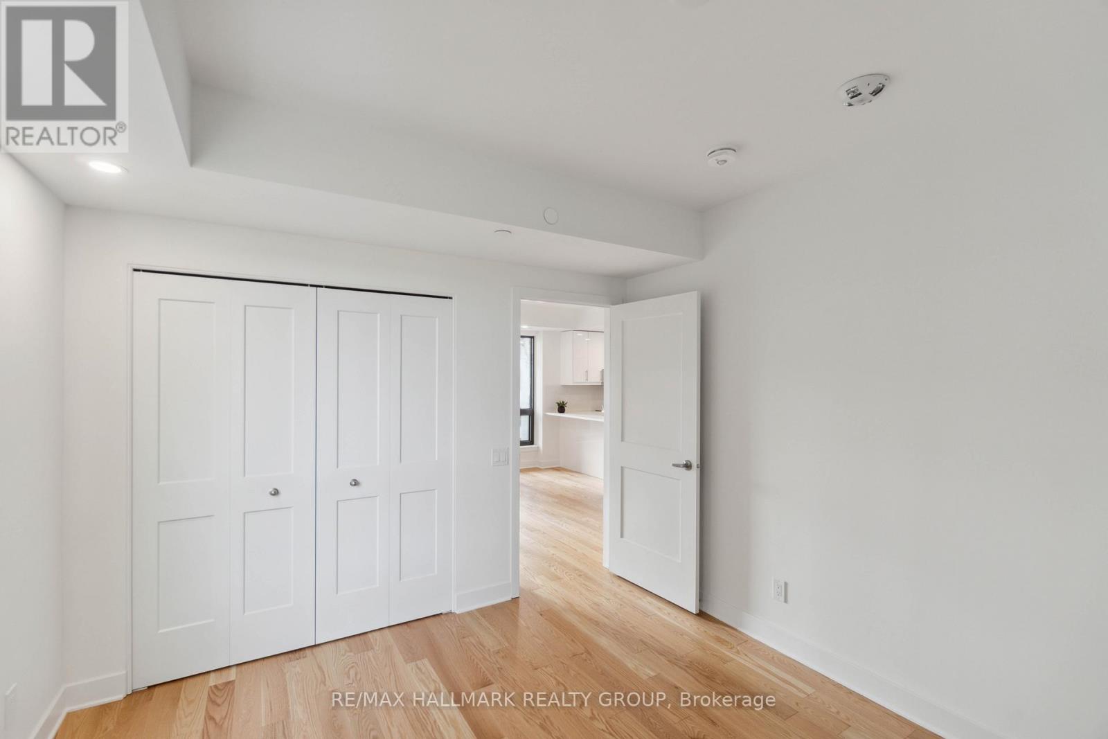 1008 - 180 George Street, Ottawa, Ontario  K1N 0G8 - Photo 9 - X12682936