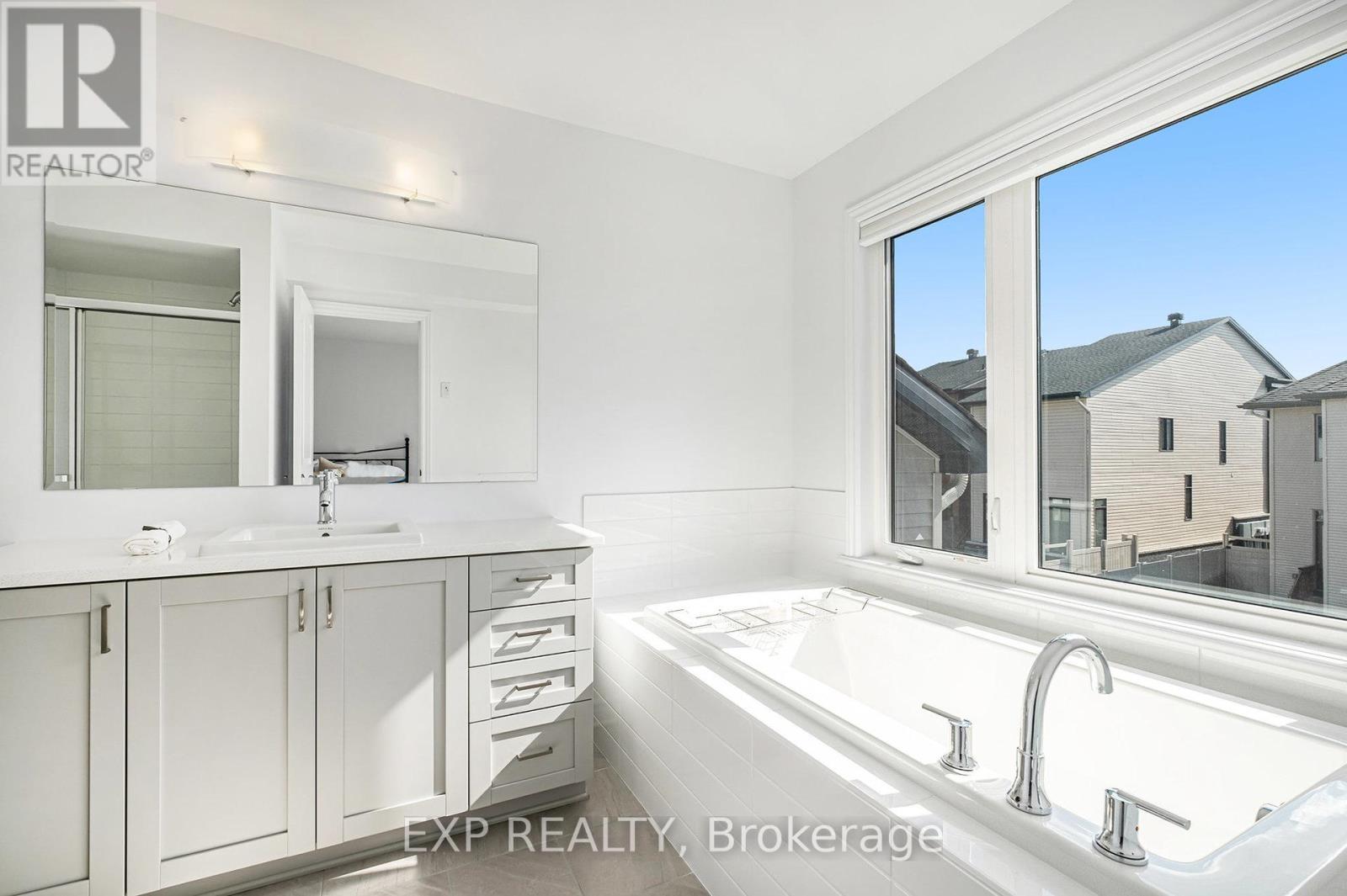 519 Triangle Street, Ottawa, Ontario  K2V 0M7 - Photo 13 - X12682954