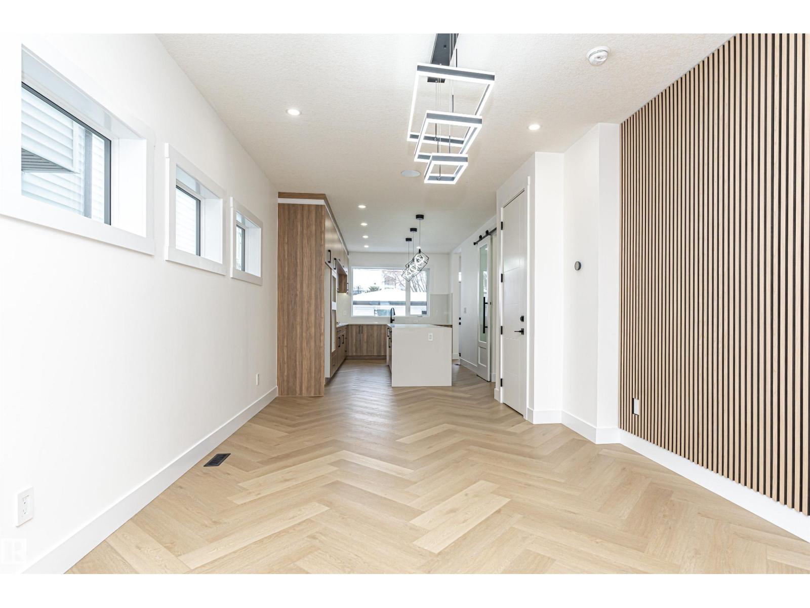 9624 86 St Nw, Edmonton, Alberta T6C 3E9 - Photo 11 - E4469638