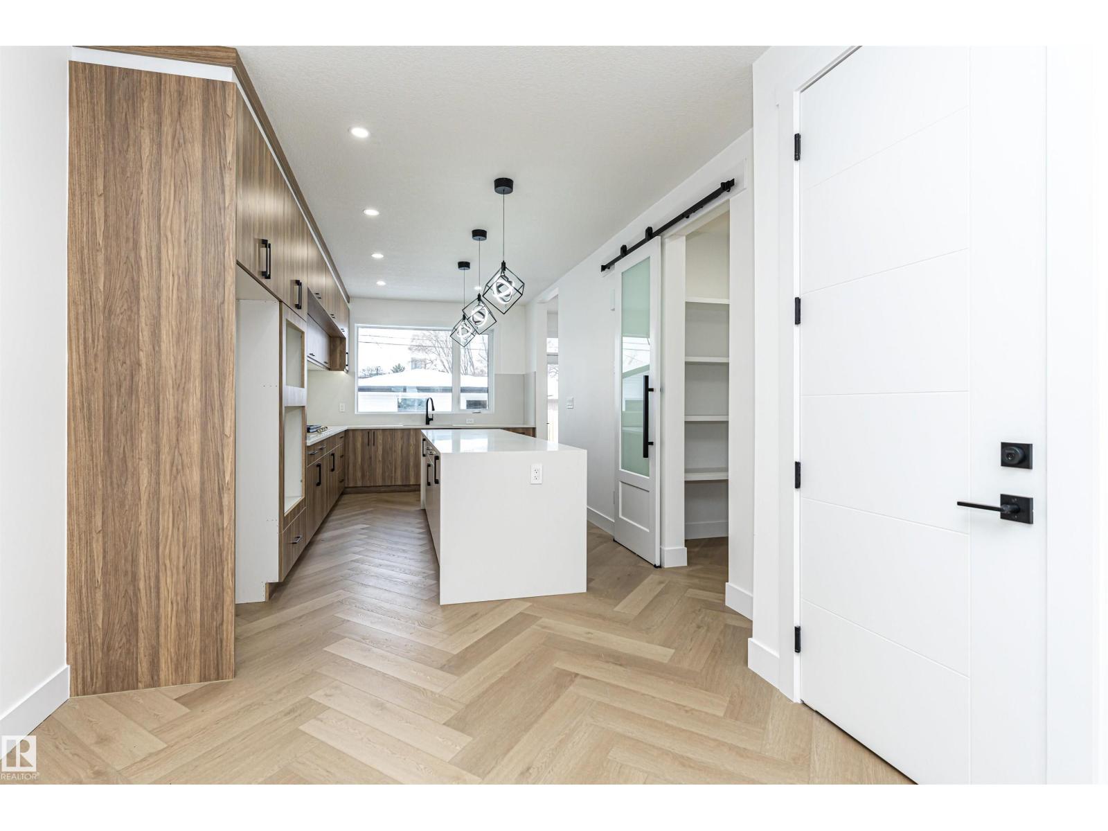 9624 86 St Nw, Edmonton, Alberta T6C 3E9 - Photo 14 - E4469638