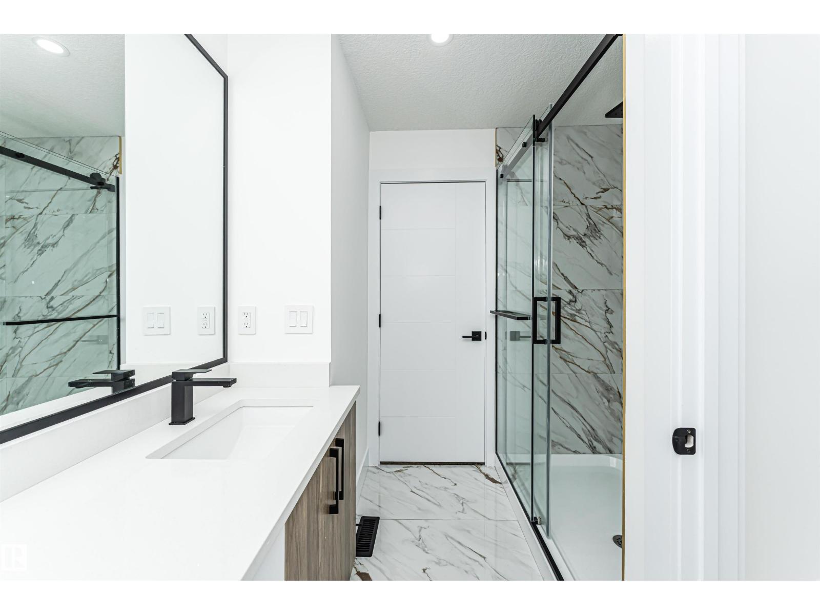 9624 86 St Nw, Edmonton, Alberta T6C 3E9 - Photo 37 - E4469638