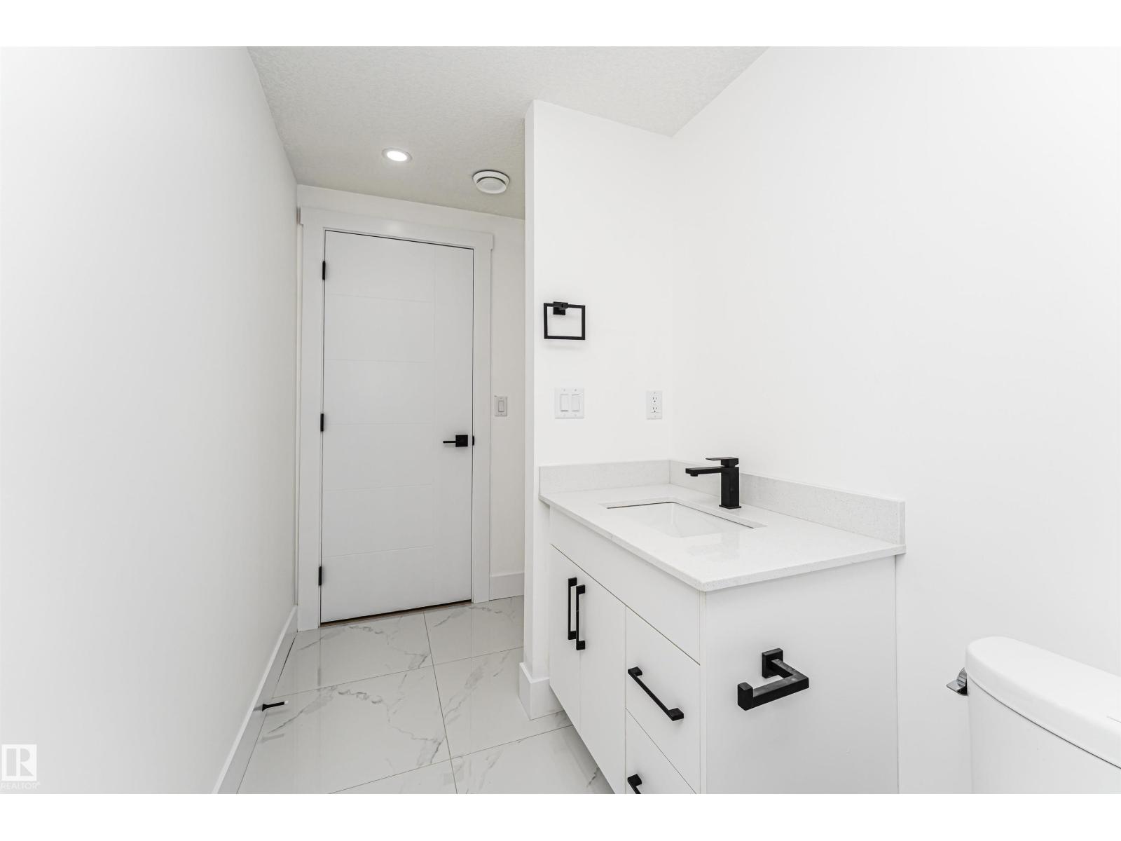 9624 86 St Nw, Edmonton, Alberta T6C 3E9 - Photo 56 - E4469638