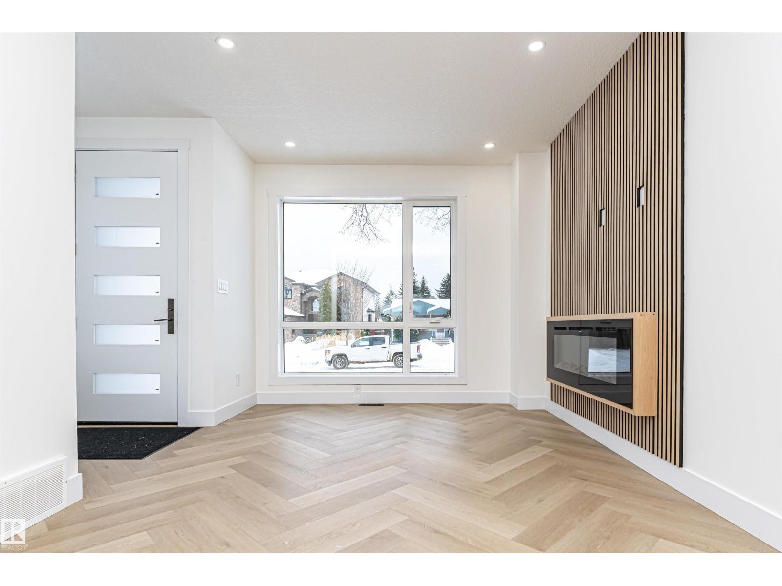 9624 86 St Nw, Edmonton, Alberta T6C 3E9 - Photo 6 - E4469638