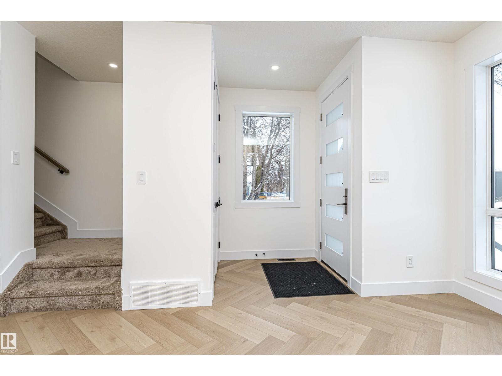 9624 86 St Nw, Edmonton, Alberta T6C 3E9 - Photo 8 - E4469638