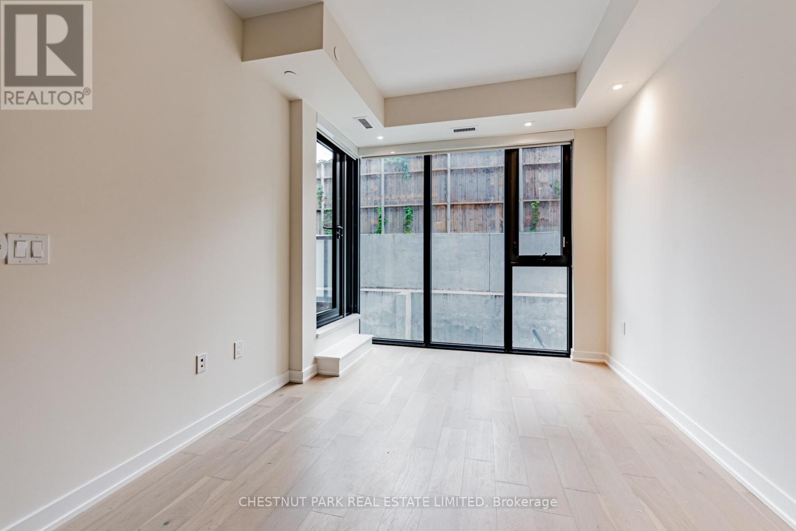 203 - 840 St Clair Avenue W, Toronto, Ontario  M6C 0A4 - Photo 7 - C12682898