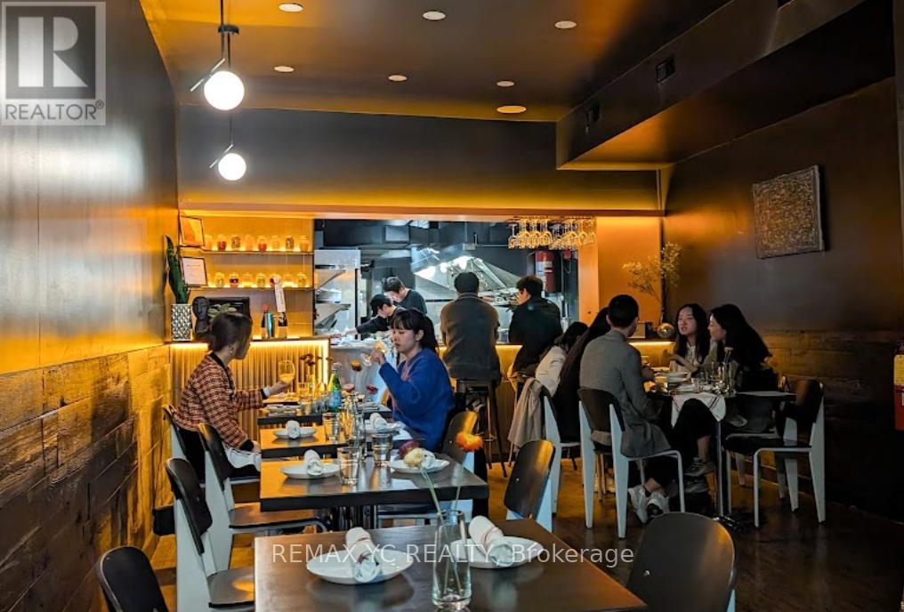 646 QUEEN STREET W, Toronto, Ontario