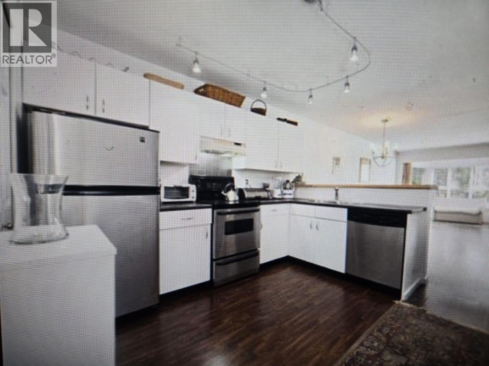 206 2255 Eton Street, Vancouver, British Columbia  V5L 1C9 - Photo 3 - R3076211