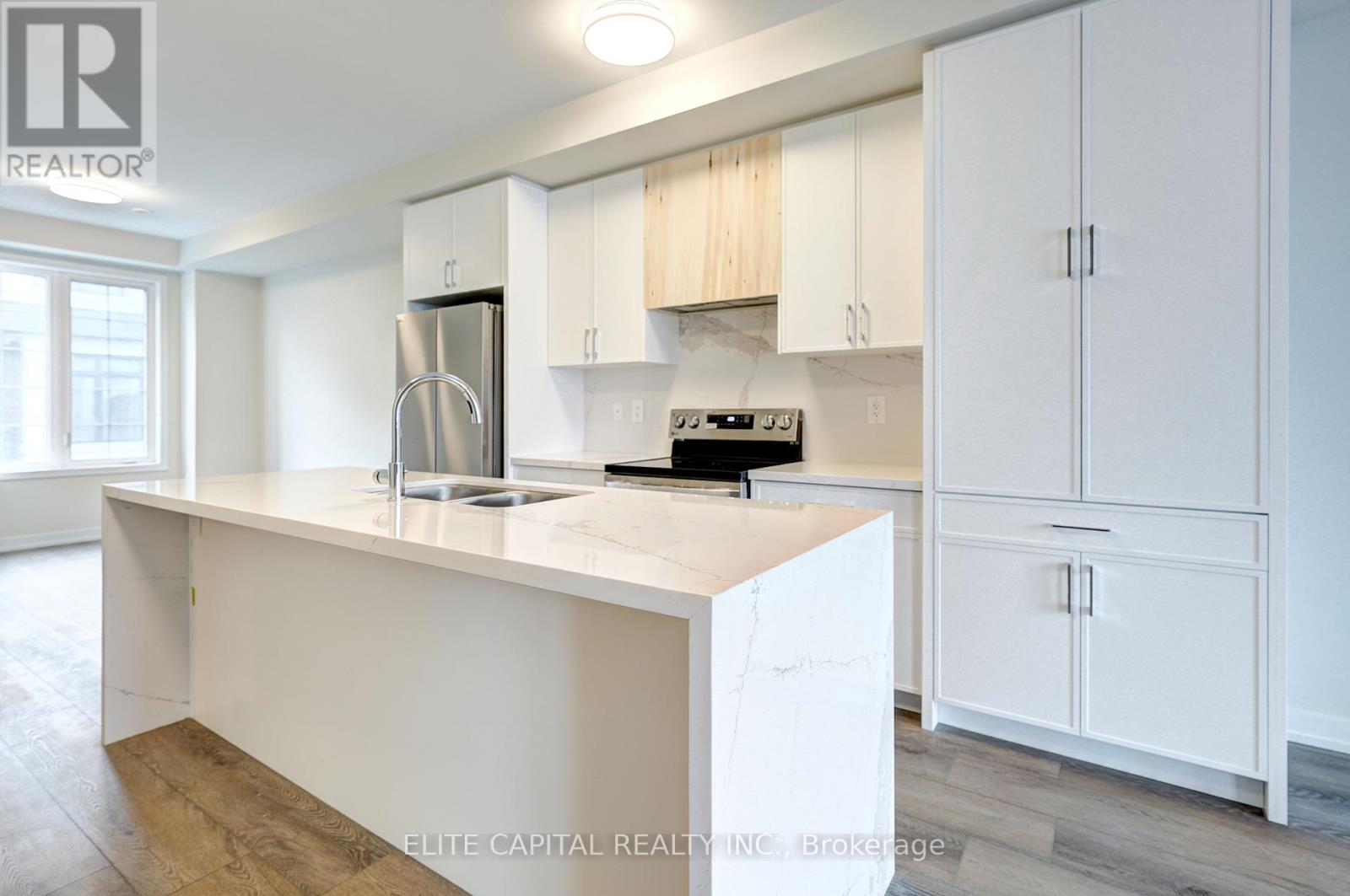 51 Peace Lane, Richmond Hill, Ontario  L4B 0J4 - Photo 2 - N12682914