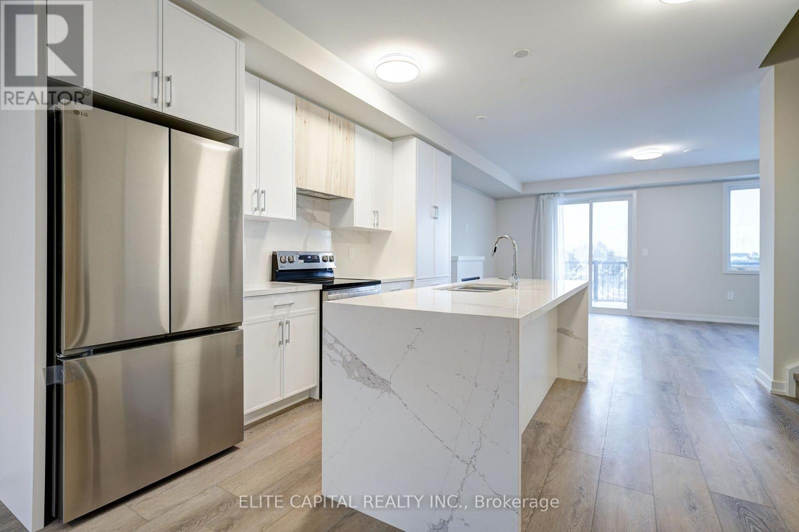 51 Peace Lane, Richmond Hill, Ontario  L4B 0J4 - Photo 3 - N12682914