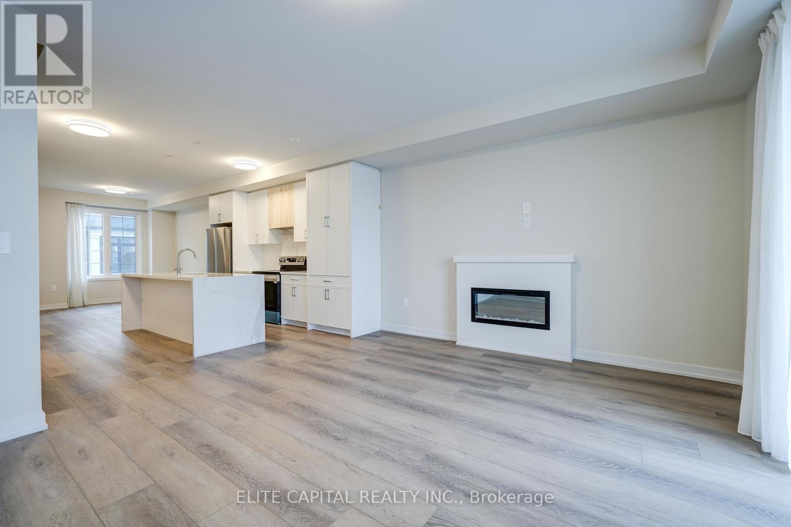 51 Peace Lane, Richmond Hill, Ontario  L4B 0J4 - Photo 5 - N12682914