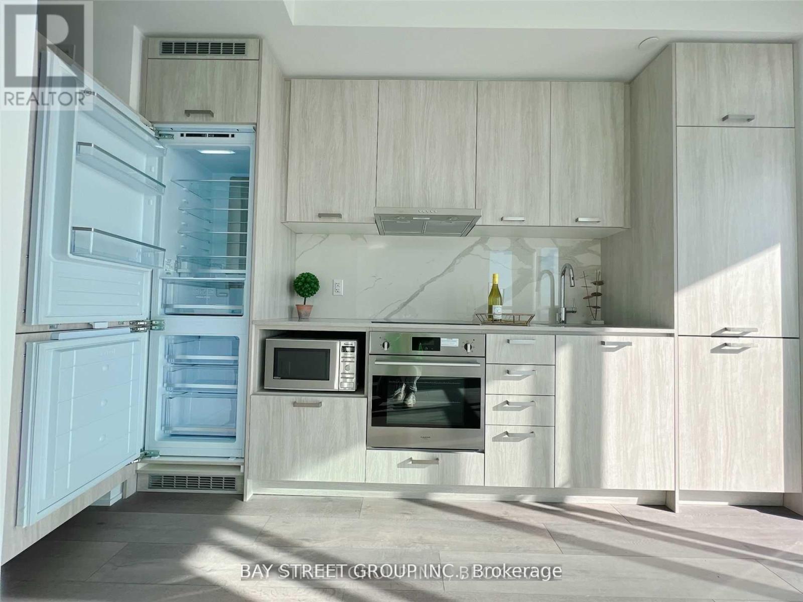 1709 - 10 Honeycrisp Crescent, Vaughan, Ontario  L4K 0M7 - Photo 5 - N12682948