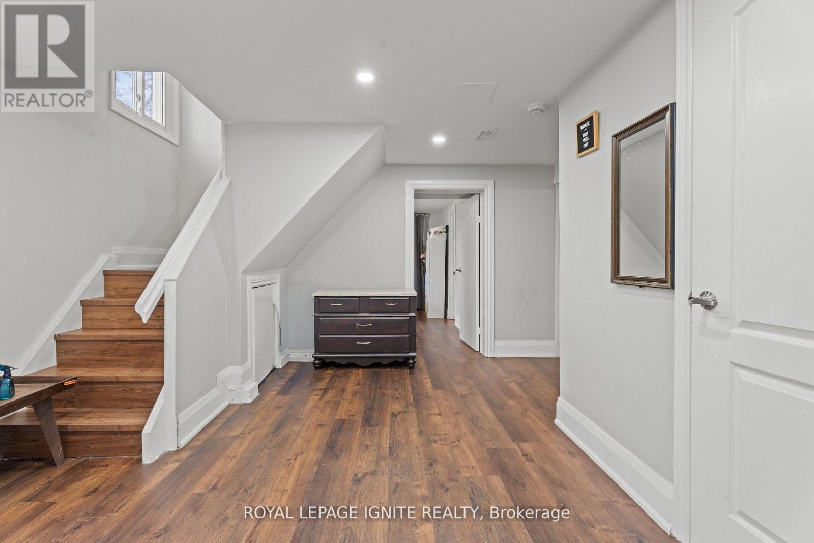 7 Isherwood Court, Mississauga, Ontario  L5M 1E6 - Photo 22 - W12682918