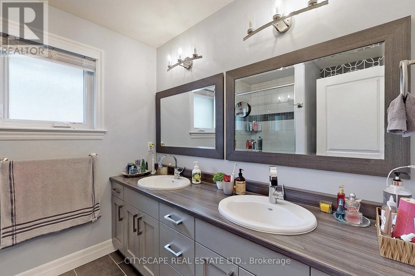 52 Crews Crescent, Quinte West, Ontario  K8V 0G3 - Photo 17 - X12682930