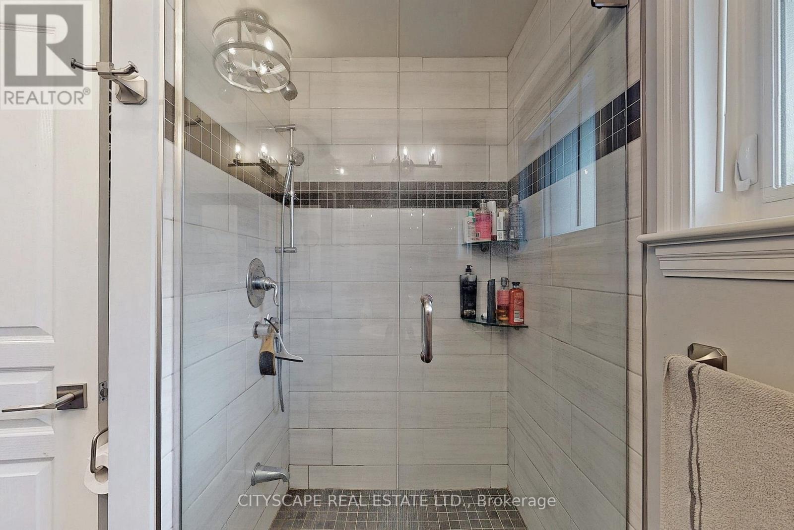 52 Crews Crescent, Quinte West, Ontario  K8V 0G3 - Photo 18 - X12682930