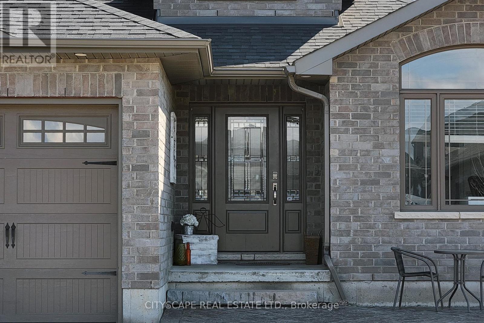 52 Crews Crescent, Quinte West, Ontario  K8V 0G3 - Photo 3 - X12682930